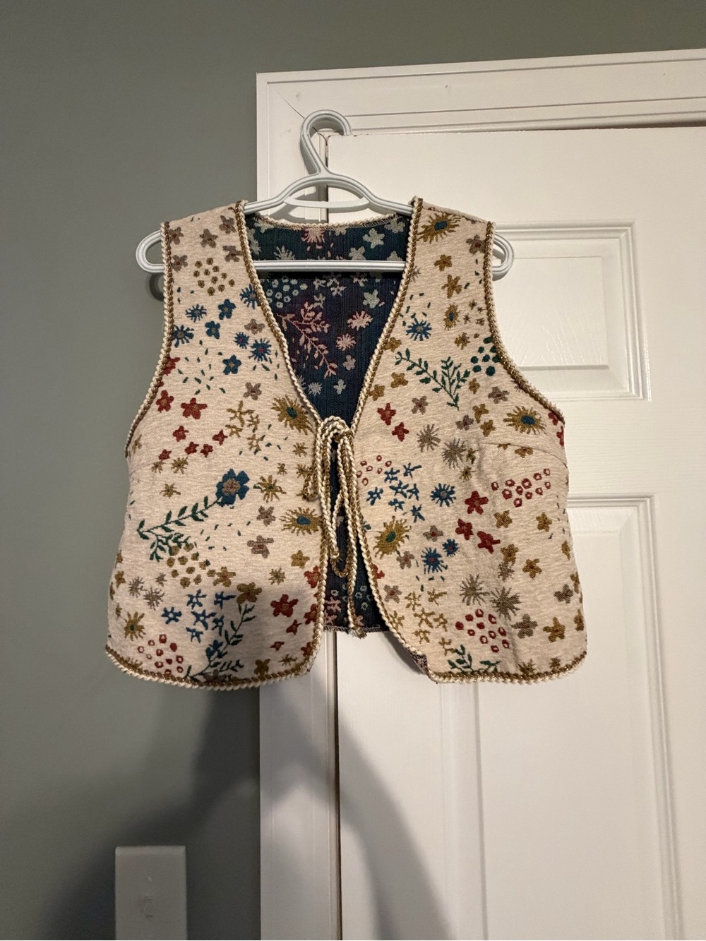 Womens Cream Floral Embroidered Vest